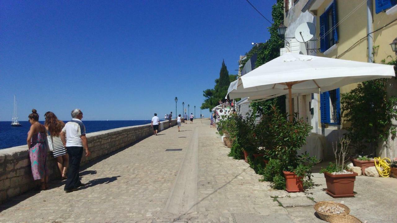 Center Of Rovinj, Sea View Apartment Eksteriør billede